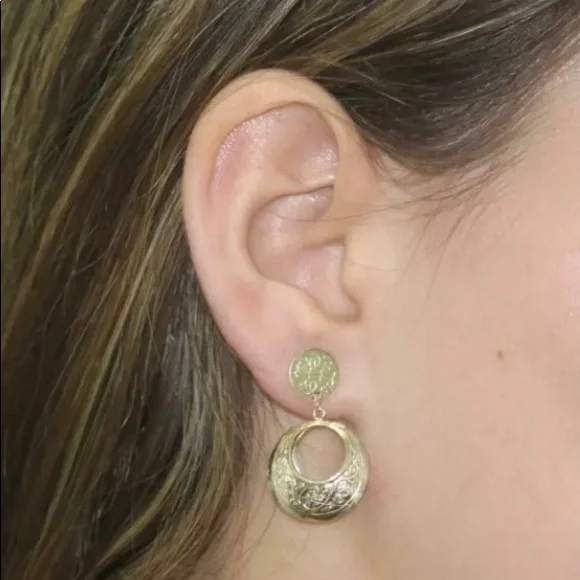 Vintage ornate 14k gold hoop earrings - Picture 2 of 5